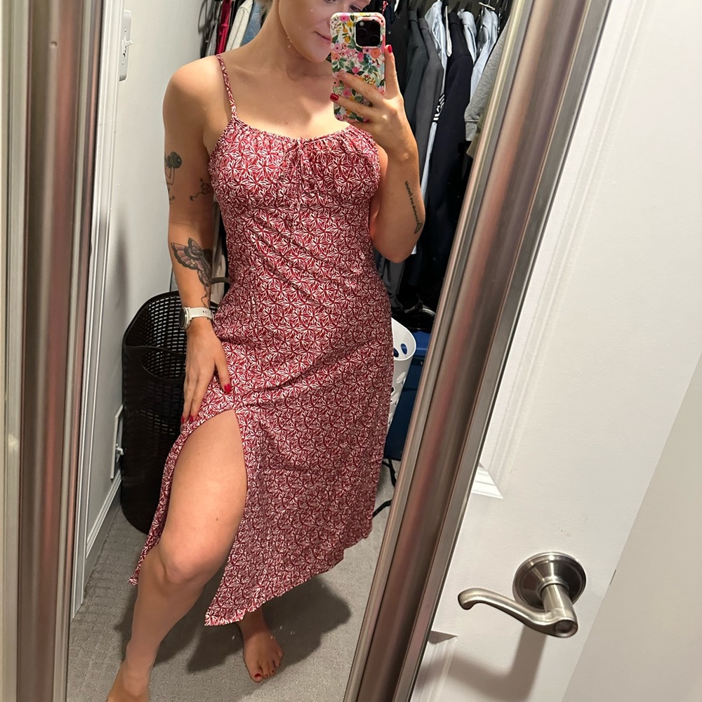 Summed midi dress